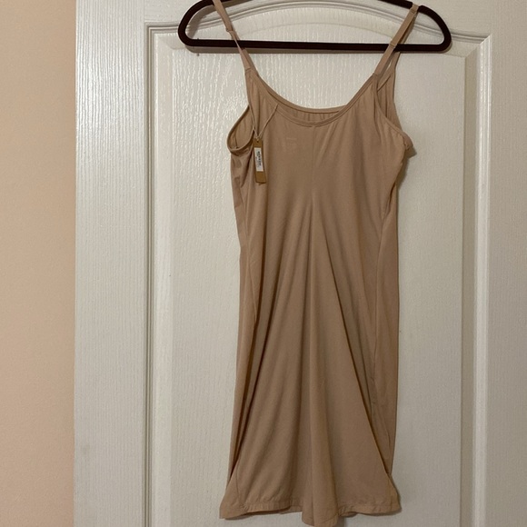 Skims Fit Everybody Slip Dress - Picture 4 of 5